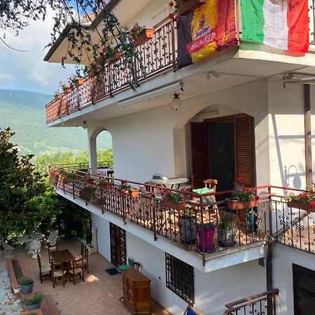 B&B Rox E Claudia Lugnola Екстериор снимка