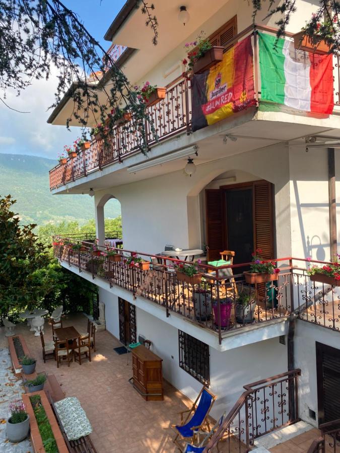B&B Rox E Claudia Lugnola Екстериор снимка
