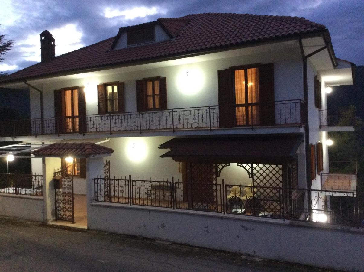 B&B Rox E Claudia Lugnola Екстериор снимка
