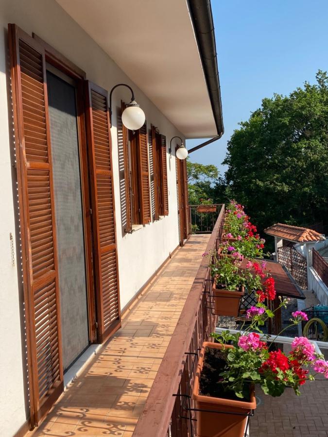 B&B Rox E Claudia Lugnola Екстериор снимка